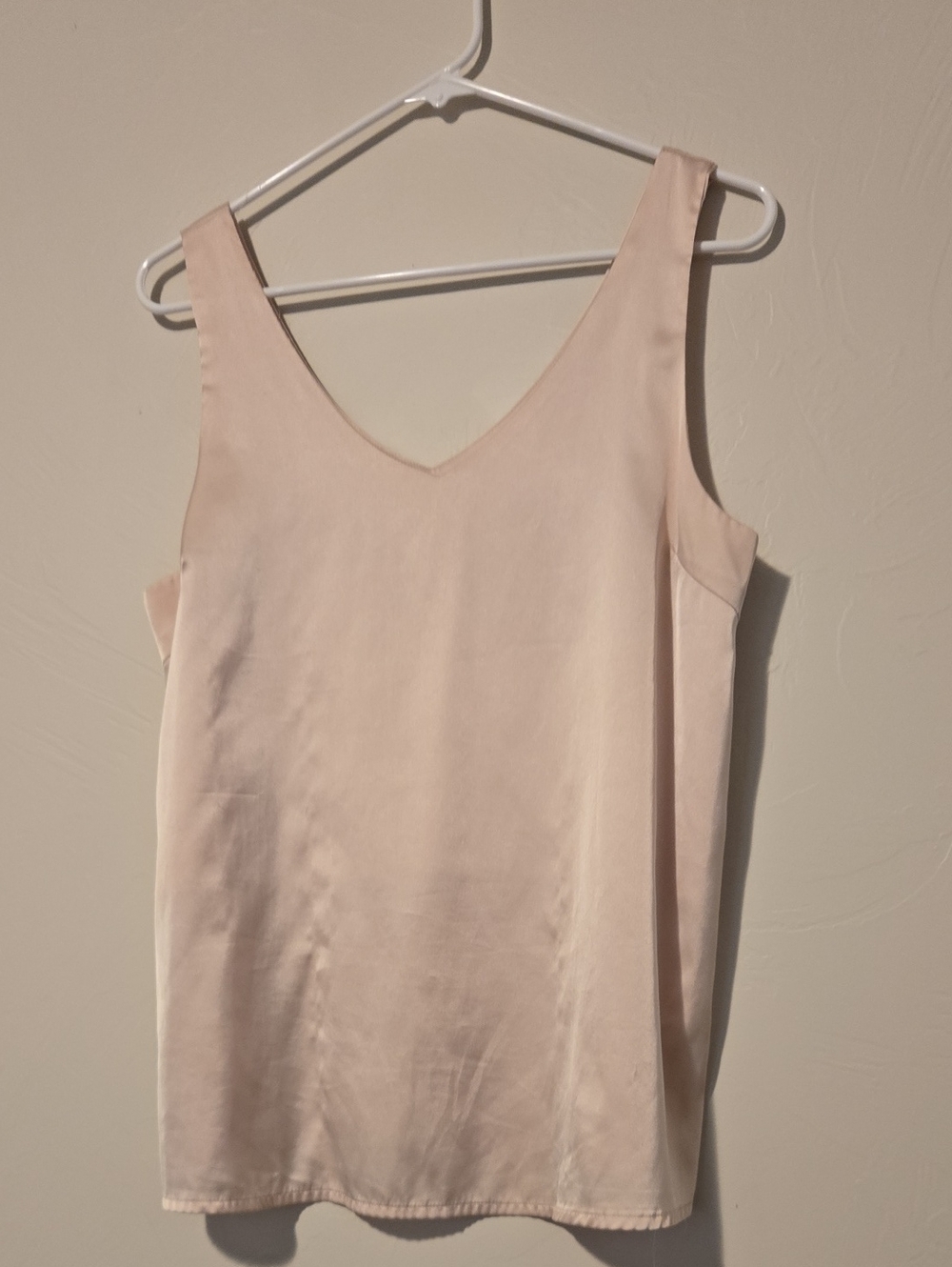 Women's V-Neck Sleeveless Camisole in Light Blush